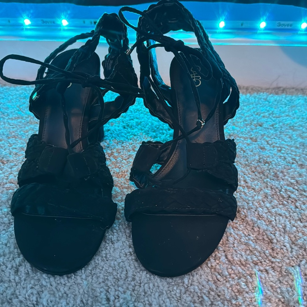 Cato Heels - Picture 2 of 4